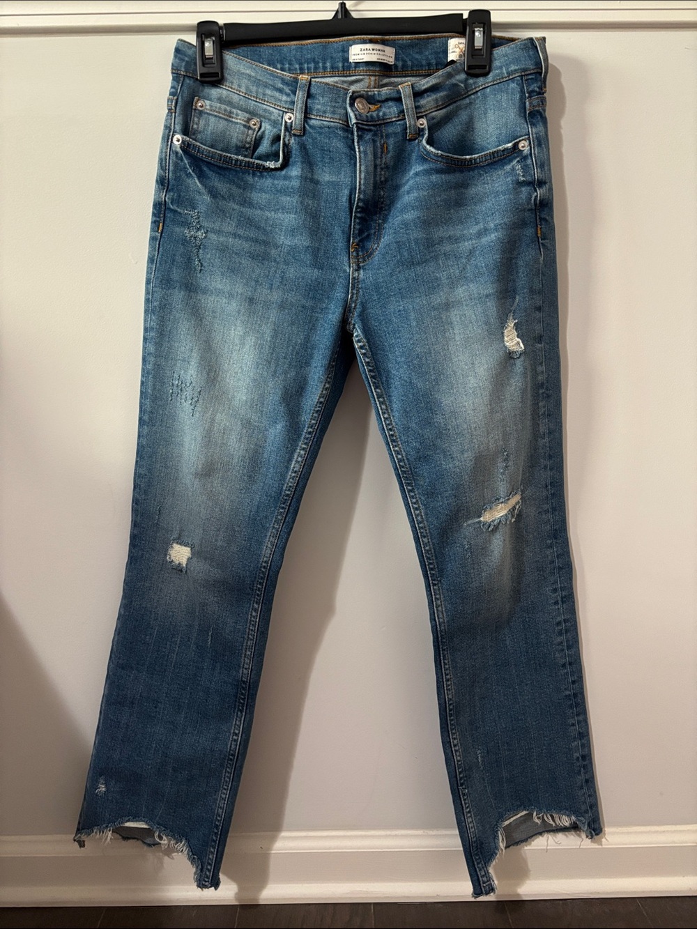 Zara Distressed Blue Cropped Jeans